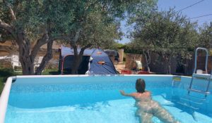naturist accomodation sicily, naturisme sicilie, piscina naturista